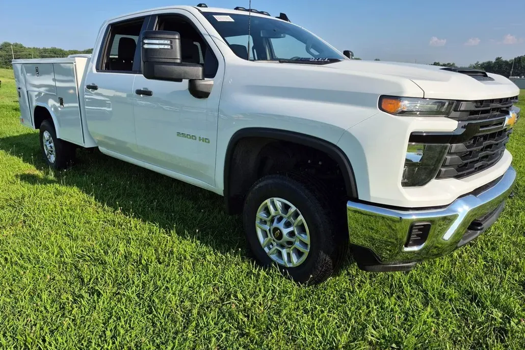 2025 Chevrolet Silverado 2500HD photo 1
