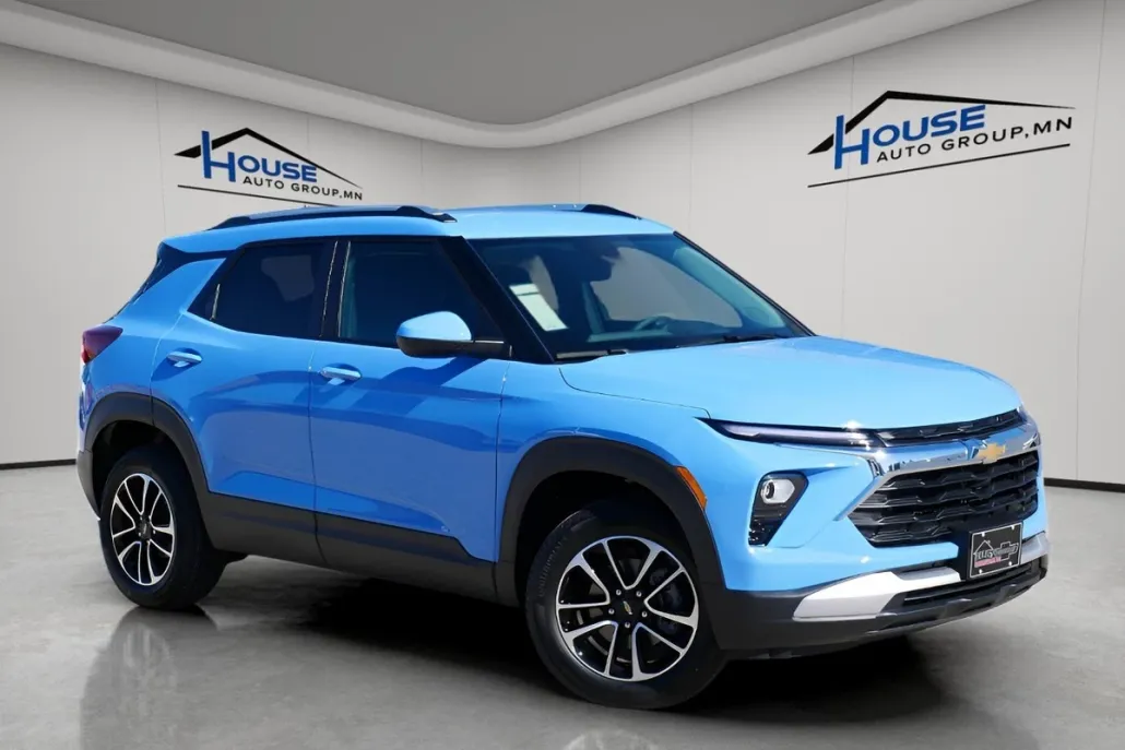 2024 Chevrolet Trailblazer LT photo 1