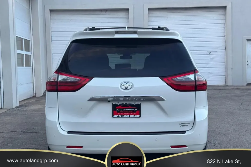 2020 Toyota Sienna Limited Premium photo 1