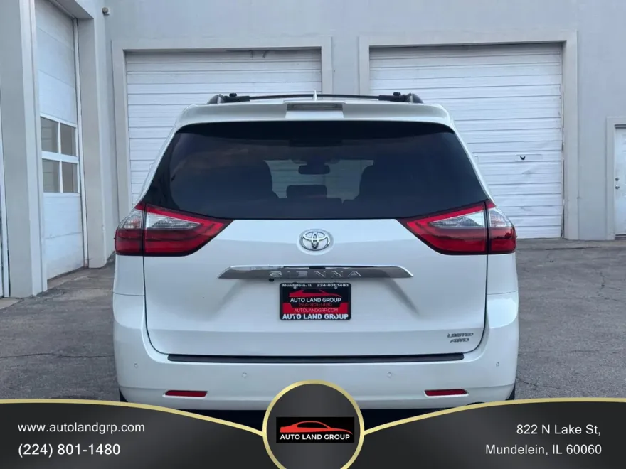 2020 Toyota Sienna Limited Premium photo 1