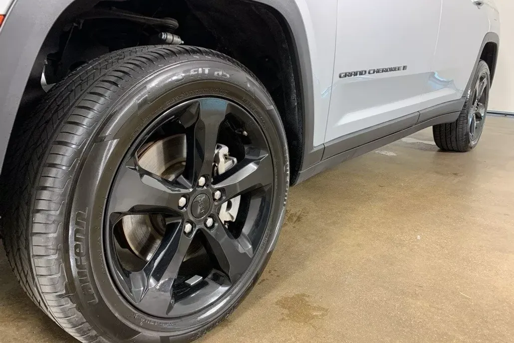 2023 Jeep Grand Cherokee Altitude photo 1