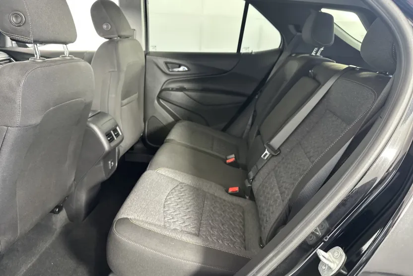 2022 Chevrolet Equinox LT photo 1
