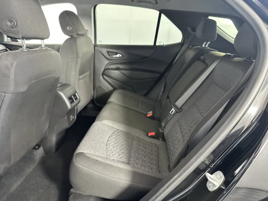 2022 Chevrolet Equinox LT photo 1