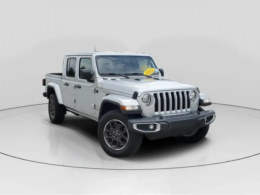 2023 Jeep Gladiator Overland photo 1