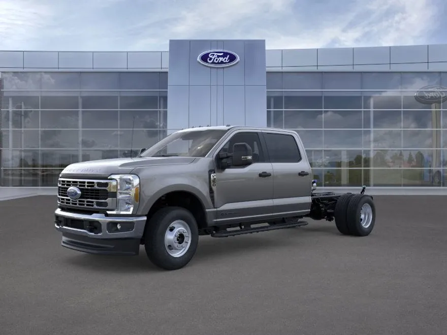 2025 Ford F-350 XL photo 1