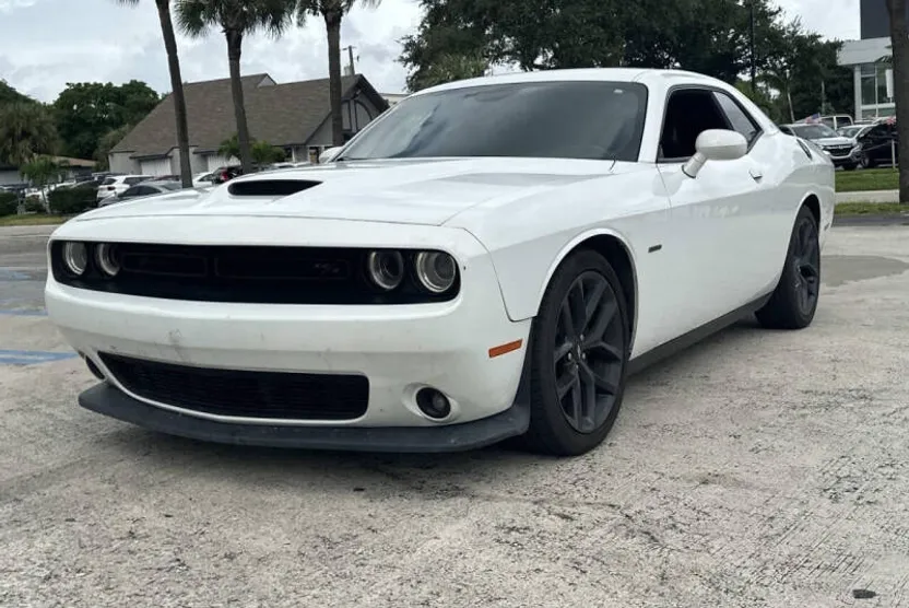 2019 Dodge Challenger R/T photo 1