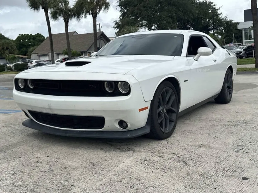 2019 Dodge Challenger R/T photo 1
