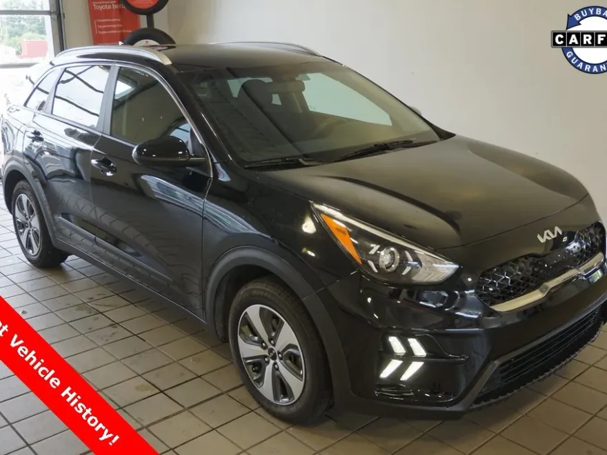 2022 Kia Niro LX photo 1