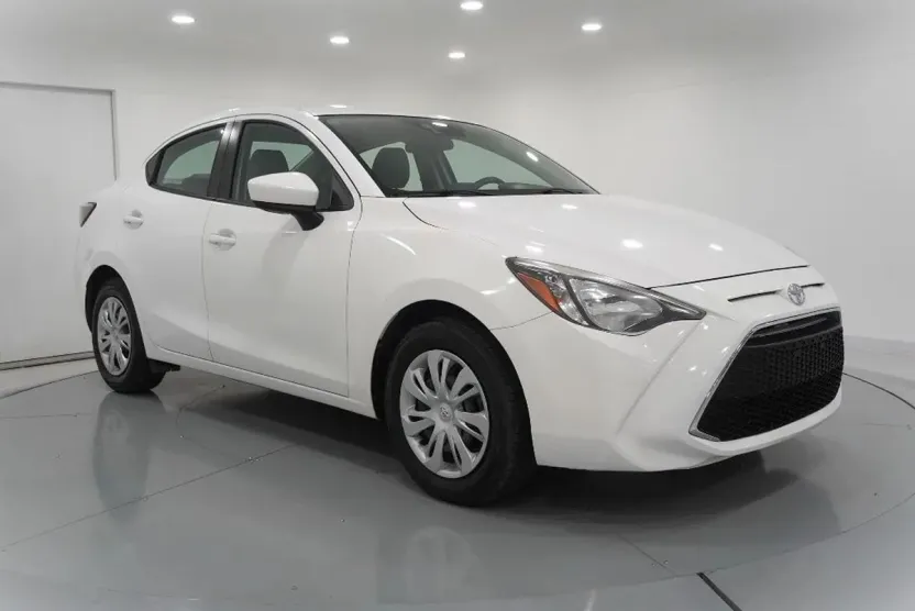 2019 Toyota Yaris L photo 1