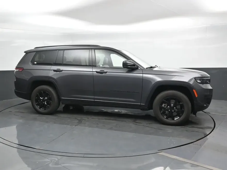 2024 Jeep Grand Cherokee Altitude photo 1