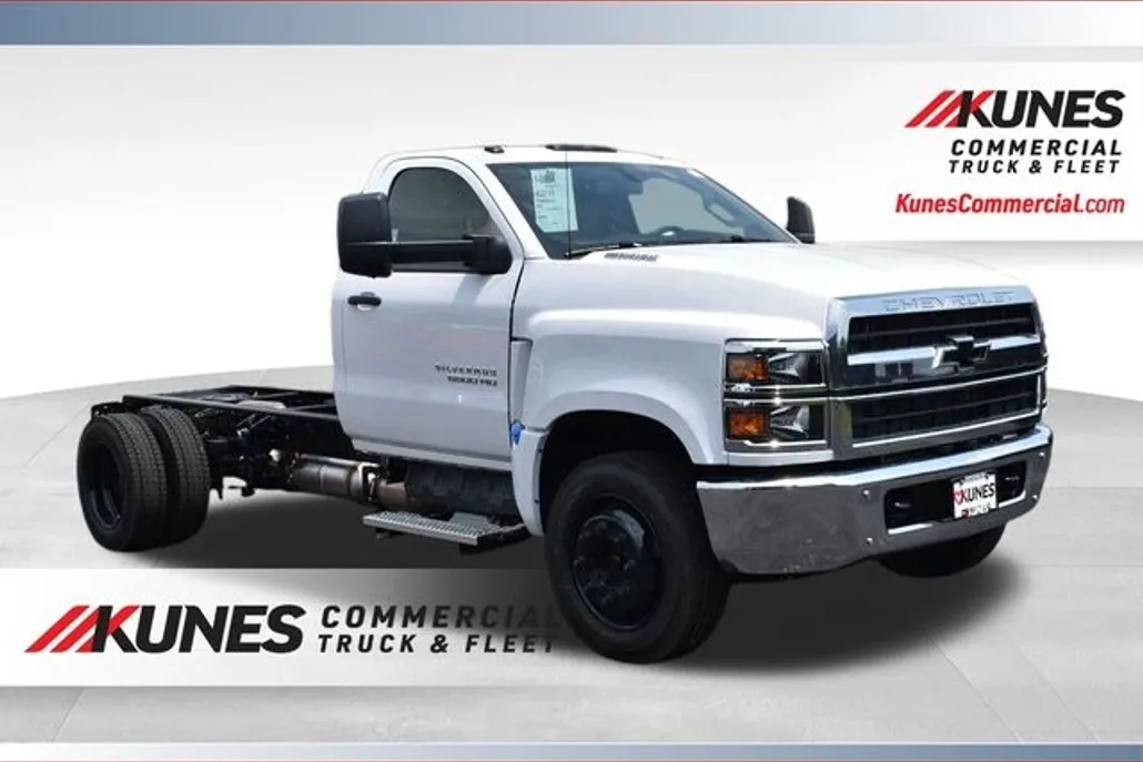 2024 Chevrolet Silverado 5500HD Work Truck photo 1