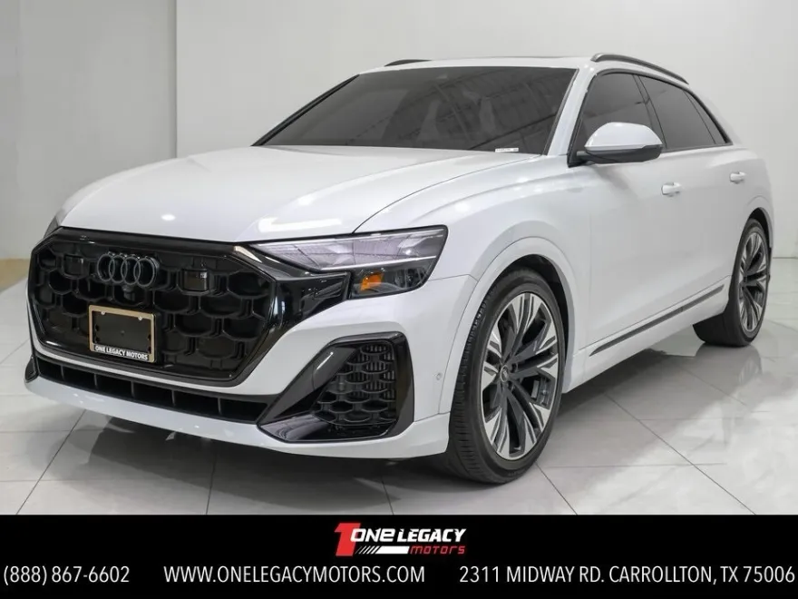2024 Audi Q8 55 Prestige photo 1