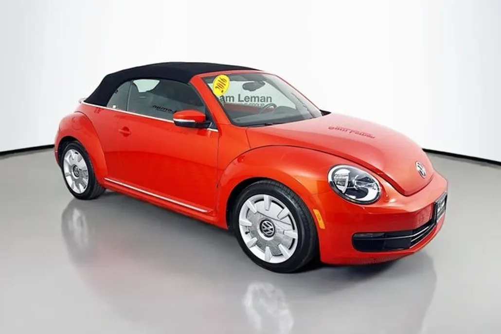 2016 Volkswagen Beetle 1.8T SE photo 1