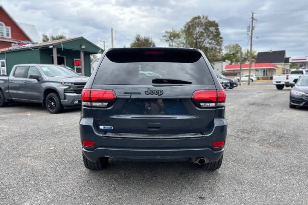 2018 Jeep Grand Cherokee Altitude photo 1