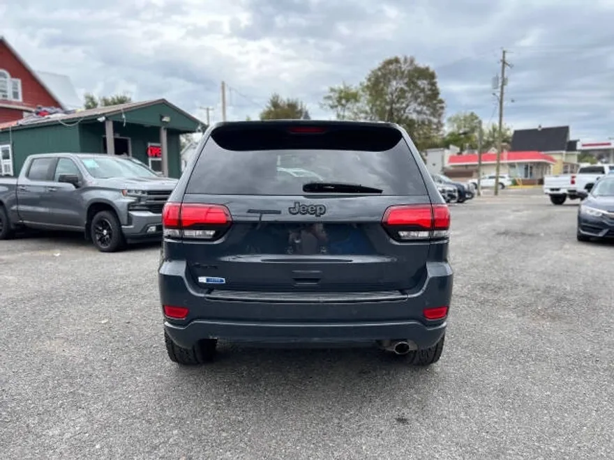 2018 Jeep Grand Cherokee Altitude photo 1