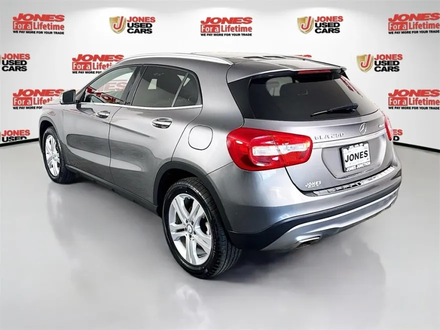 2017 Mercedes Benz GLA 250 4MATIC photo 1