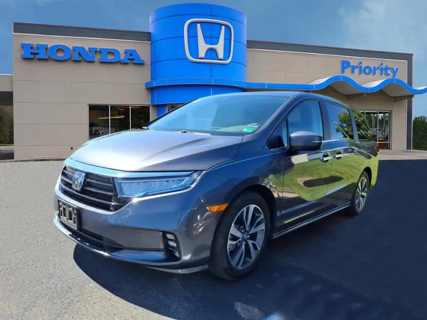 2023 Honda Odyssey Touring photo 1
