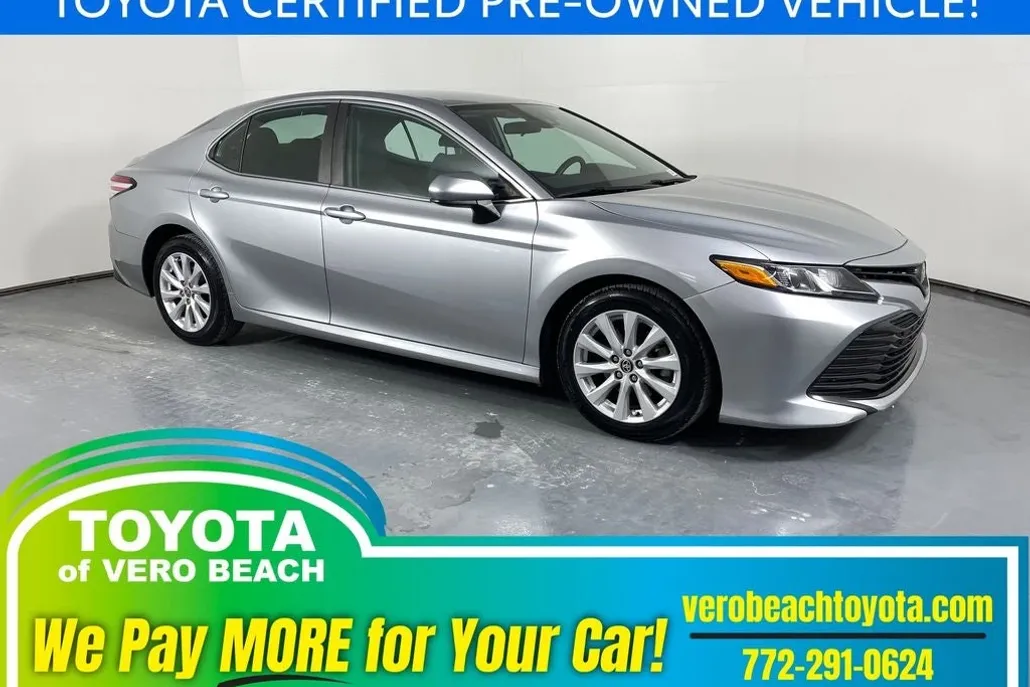 2020 Toyota Camry LE photo 1