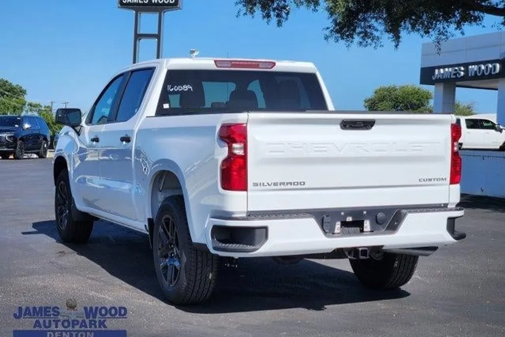 2026 Chevrolet Silverado 1500 Custom photo 1