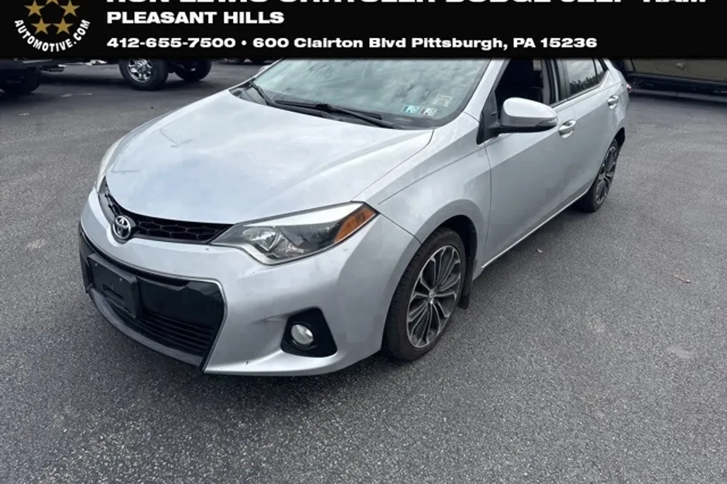 2015 Toyota Corolla L photo 1