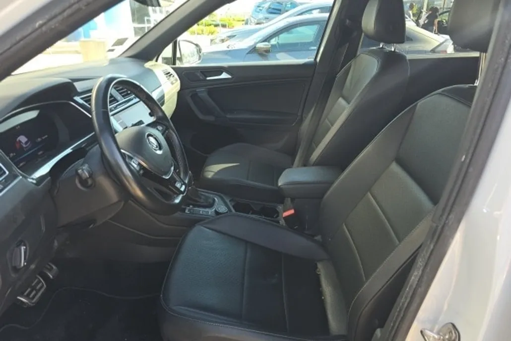2019 Volkswagen Tiguan SEL photo 1