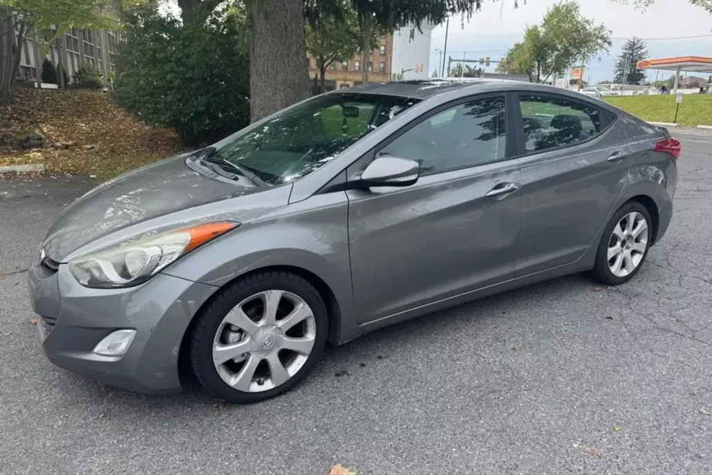 2013 Hyundai Elantra GLS photo 1