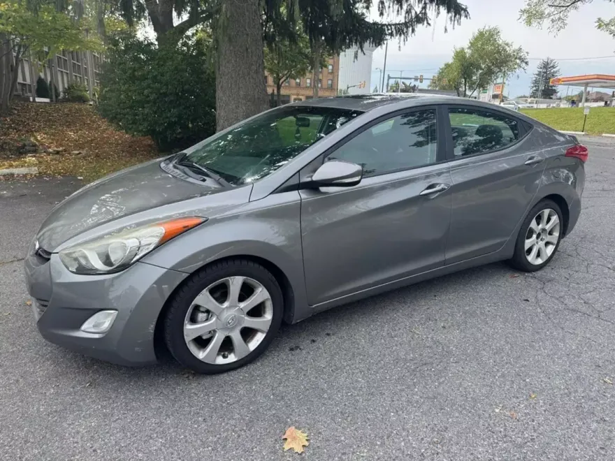 2013 Hyundai Elantra GLS photo 1