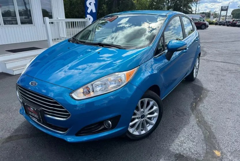 2017 Ford Fiesta Titanium photo 1