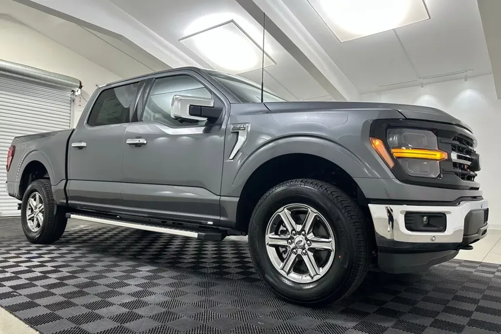 2025 Ford F-150 XLT photo 1