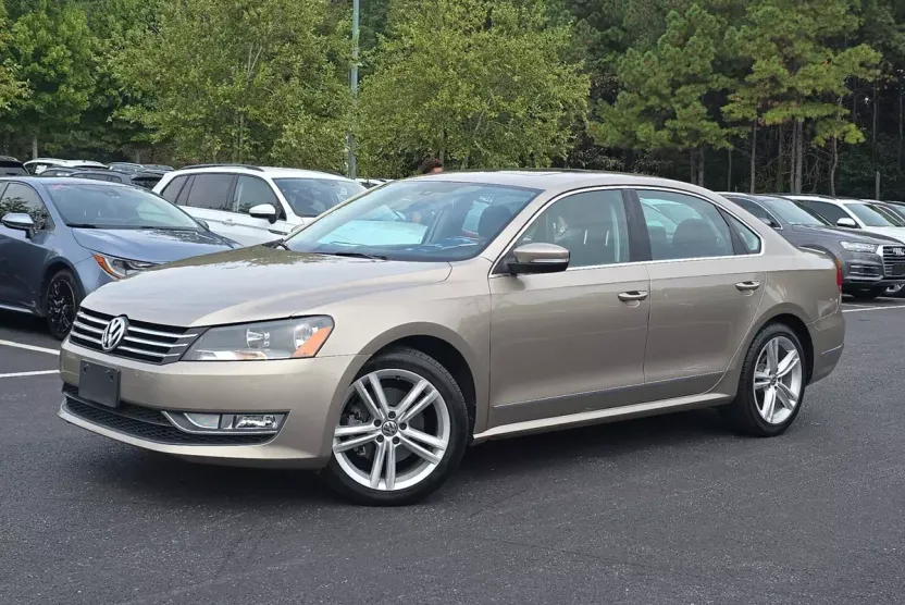 2015 Volkswagen Passat SE photo 1