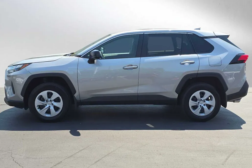 2025 Toyota RAV4 LE photo 1
