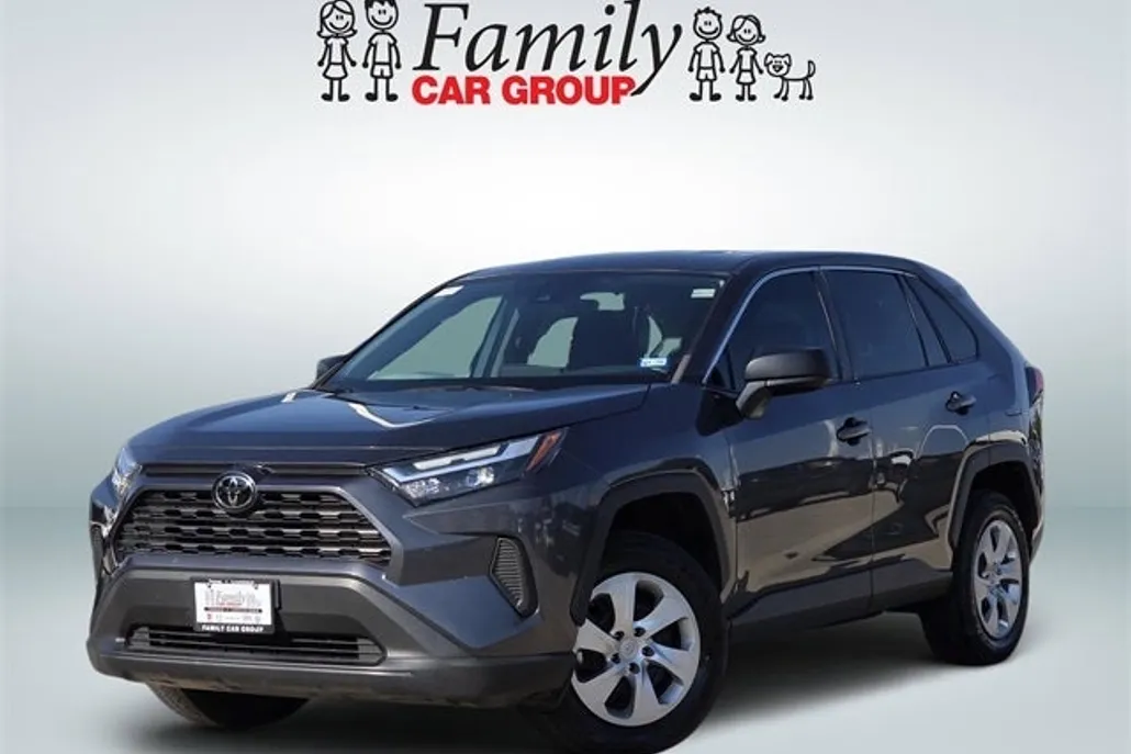 2023 Toyota RAV4 LE photo 1