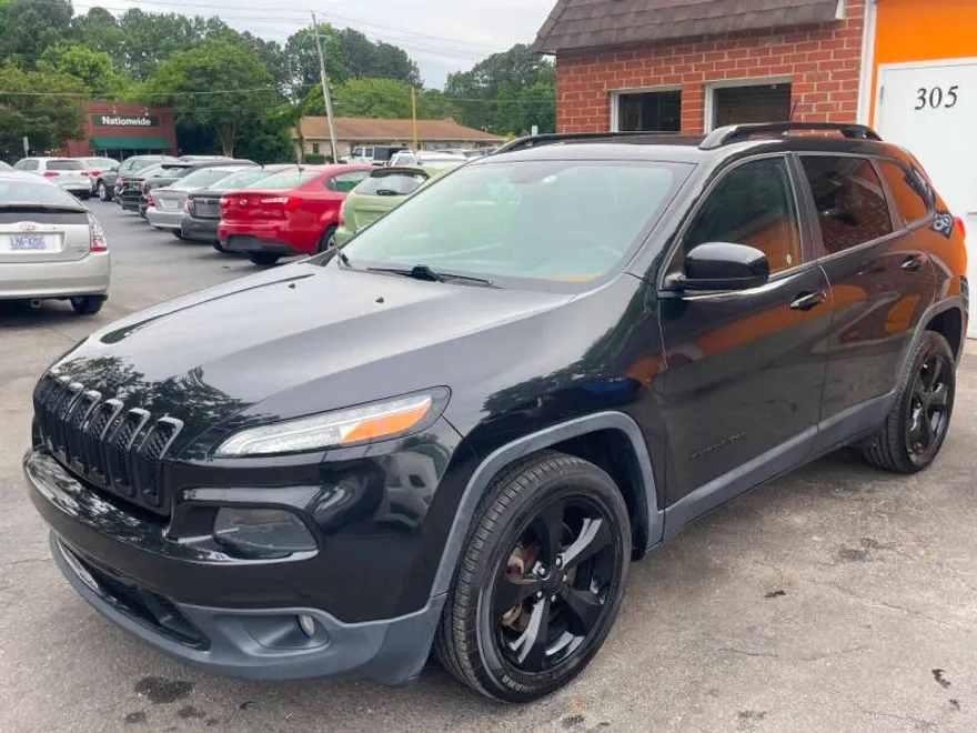 2015 Jeep Cherokee Altitude photo 1