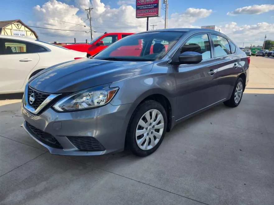 2019 Nissan Sentra photo 1