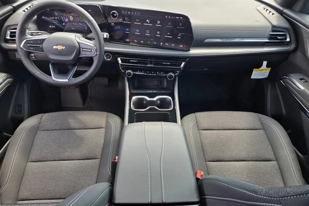 2026 Chevrolet Traverse photo 1