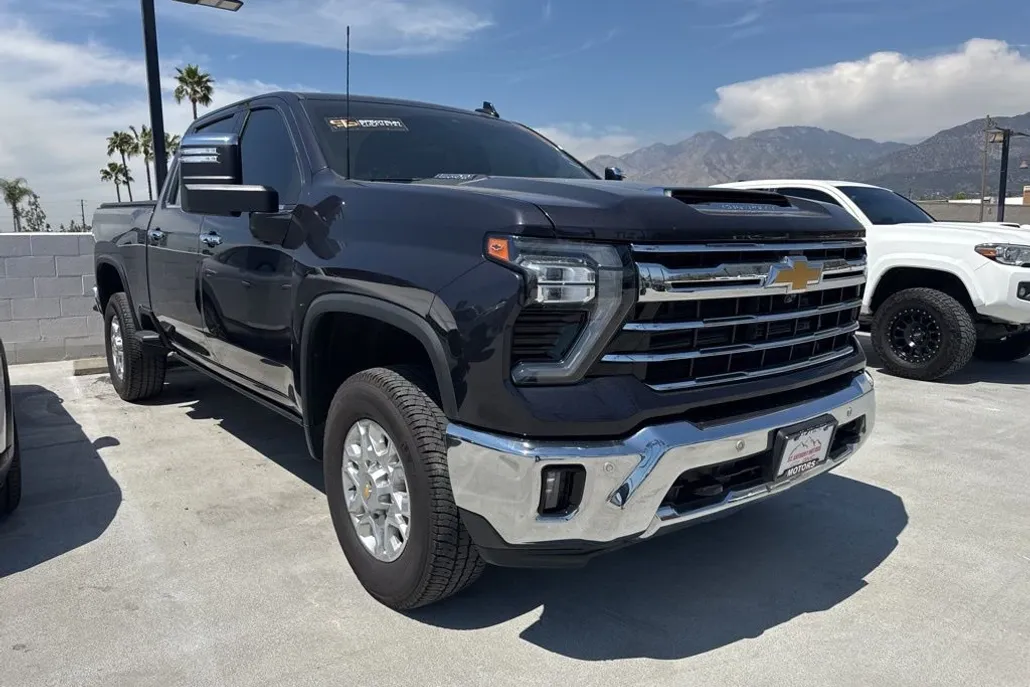 2024 Chevrolet Silverado 3500HD LTZ photo 1