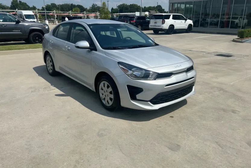 2023 Kia Rio S photo 1