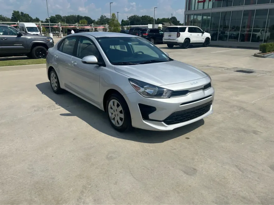 2023 Kia Rio S photo 1