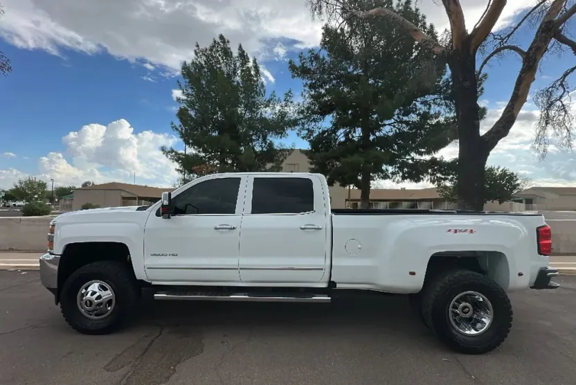 2016 Chevrolet Silverado 3500HD LTZ photo 1