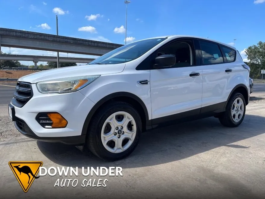 2017 Ford Escape S photo 1
