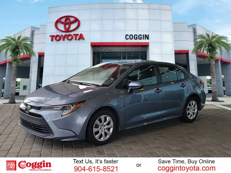 2024 Toyota Corolla LE photo 1