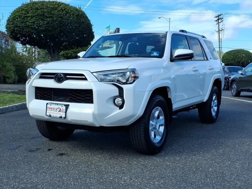 2020 Toyota 4Runner SR5 photo 1