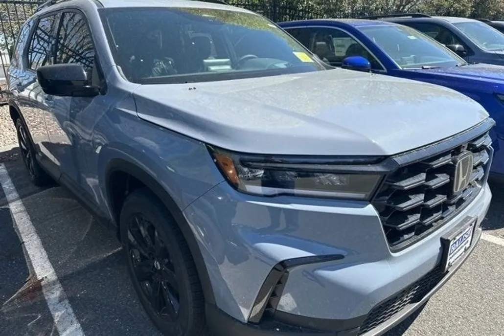 2025 Honda Pilot Black Edition photo 1