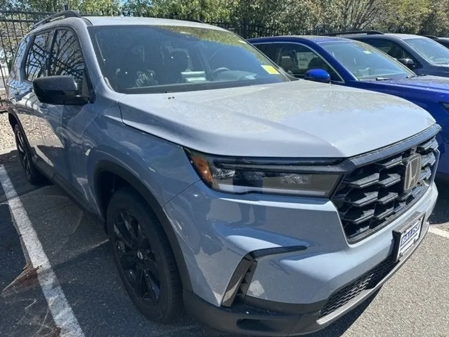 2025 Honda Pilot Black Edition photo 1