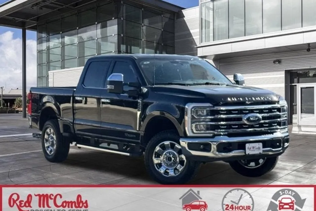 2025 Ford F-250 Lariat photo 1