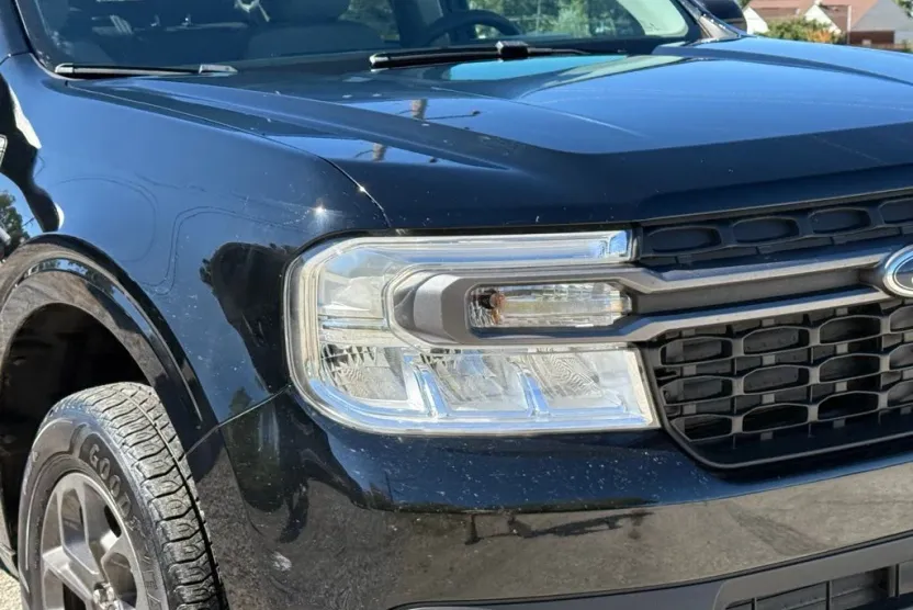2022 Ford Maverick XLT photo 1