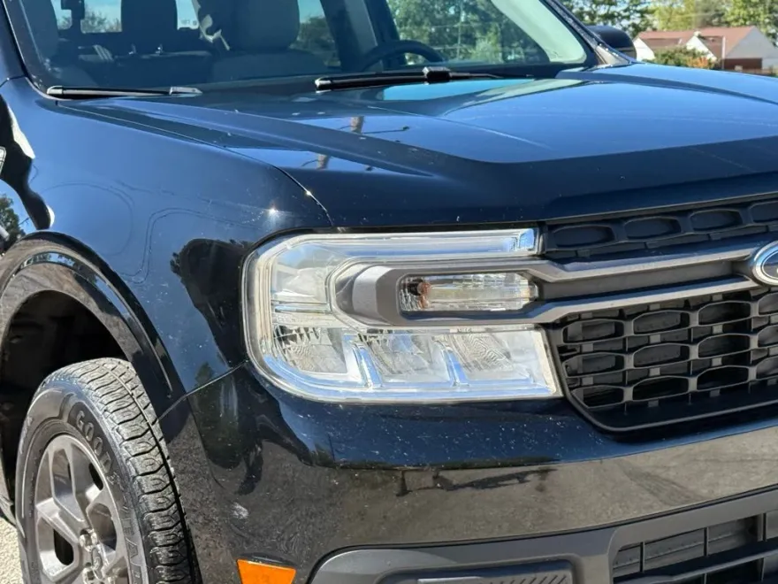 2022 Ford Maverick XLT photo 1