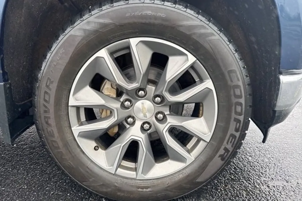 2021 Chevrolet Silverado 1500 LT photo 1