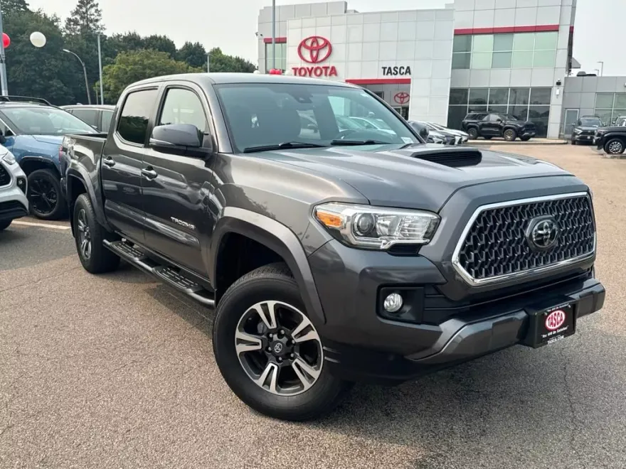 2019 Toyota Tacoma TRD Sport photo 1