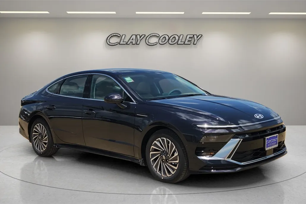 2025 Hyundai Sonata Hybrid Limited photo 1